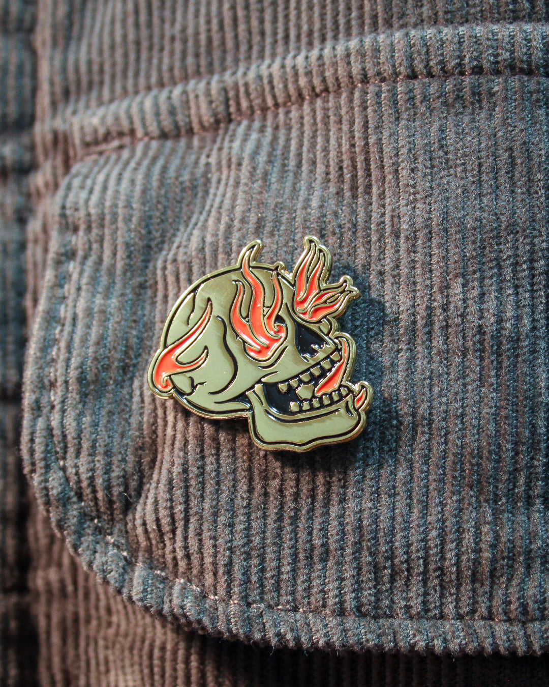 Skull on Fire - Enamel Pin
