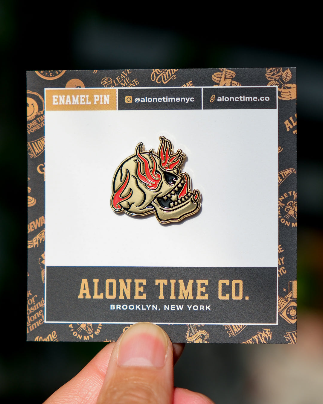 Skull on Fire - Enamel Pin